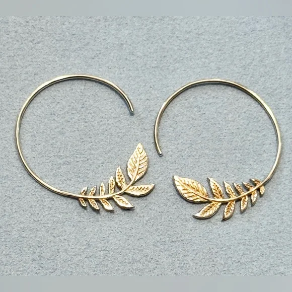 Earrings - sterling silver olive leaf 1” hoops - pre-loved - no discoloration - Picture 3 of 10